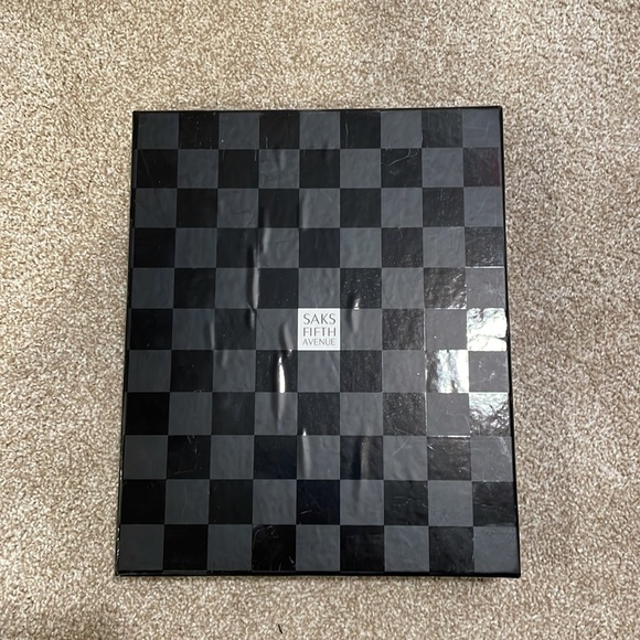 New in box Saks Fifth Avenue picture frame - Picture 2 of 5